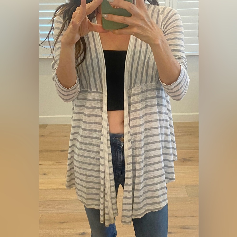 Splendid white and gray striped Cardi Wrap XS